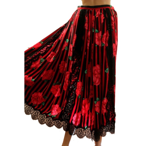 Oscar de la Renta Dresses & Skirts - Oscar de la Renta Bold Red Floral Print Silk Skirt